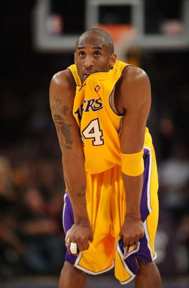 记者：丘库埃梅卡本人很想回到多特，但后者对其伤病史有顾虑（记者：丘库埃梅卡盼重返多特，多特担心其伤病史）