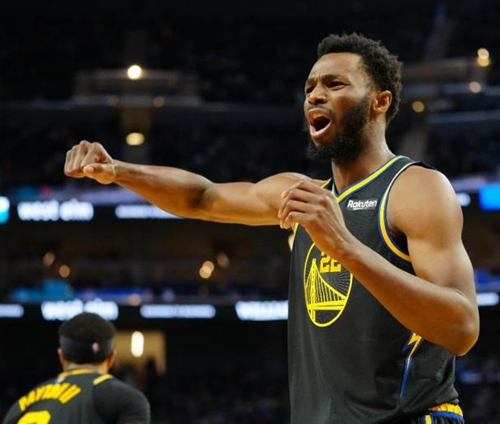 自由人聘请克里斯·德马科担任教练时，曾征求库里对他的评价（自由人在任命克里斯·德马科为教练前，曾向库里征求看法）