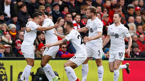 马德兴：上海体院有高端实验室，U18男足身体检测后会建档（马德兴：上海体院配备高端实验室，U18男足体测后将建立档案）