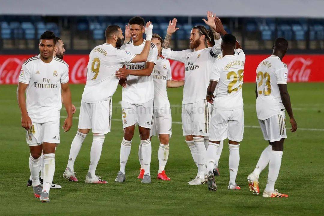 皇马国王杯对手社媒玩梗：在普拉多球场的90分钟非常漫长（皇马国王杯对手社媒整活：普拉多球场这90分钟格外漫长）