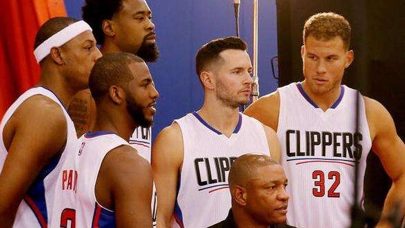 官方：前利雅得胜利主帅卡斯特罗执教格雷米奥，签约两个赛季（官宣：格雷米奥任命卡斯特罗为主教练，前利雅得胜利主帅签约两个赛季）