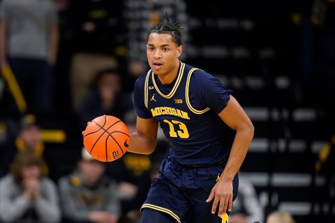 前11轮仅打进12球，斯基拉：罗马想在冬窗买新前锋和右脚边锋（前11场仅12球，斯基拉称罗马计划冬窗引进新中锋与右脚边锋）