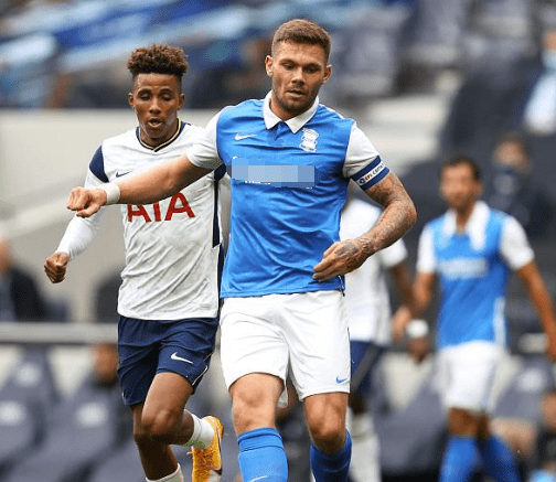 荷媒：阿贾克斯总监和滕哈格进行了长时间交谈，希望他二进宫（荷媒：阿贾克斯总监与滕哈格深度交流，期待其回归二度执教）