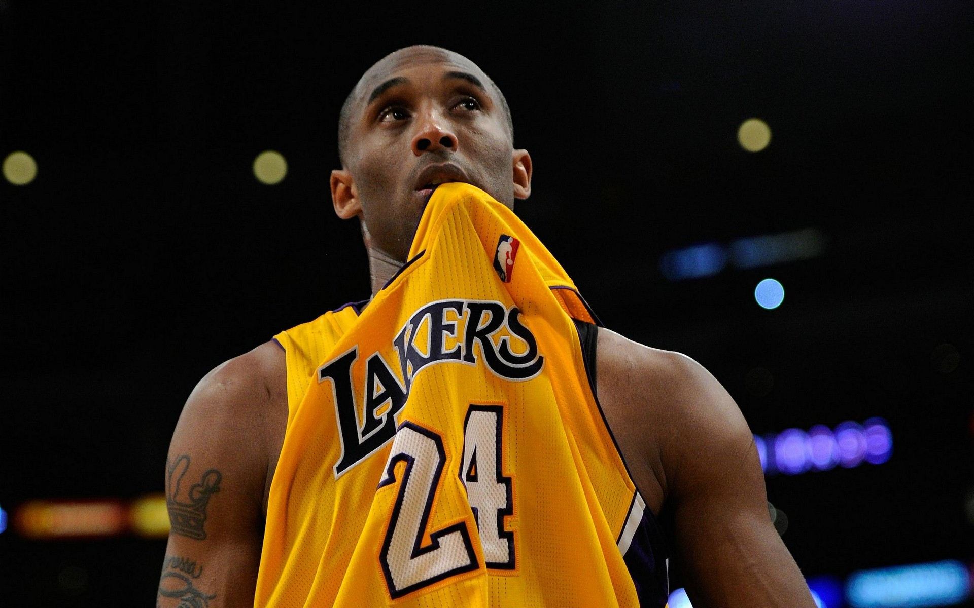 葡萄牙11月大名单：C罗领衔，菲利克斯、莱奥、B费在列（葡萄牙公布11月名单：C罗挂帅，菲利克斯、莱奥与B费入选）