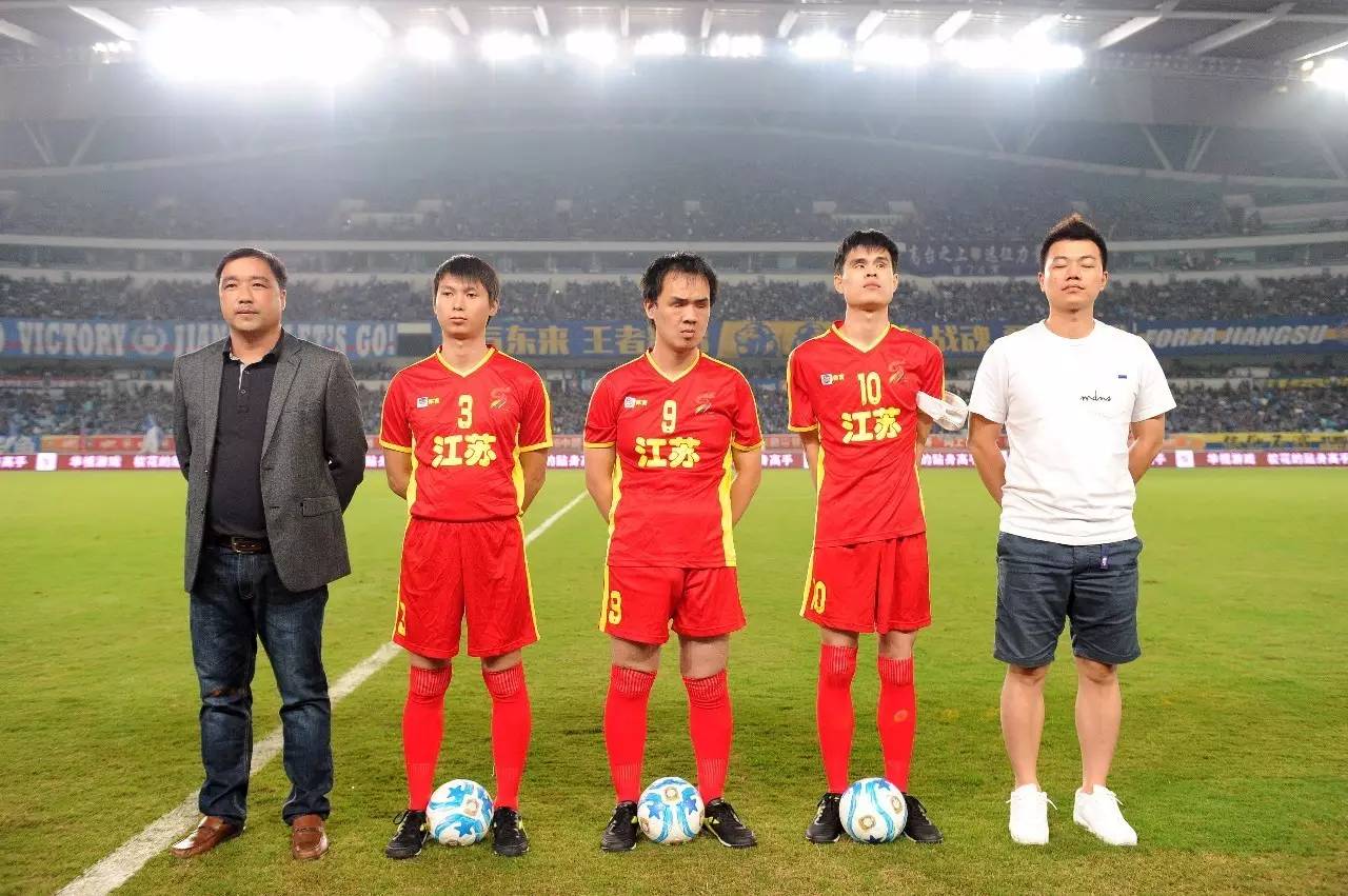 曼纳：德布劳内的受伤对我们打击很大，正在寻找合适的替代者（曼纳：德布劳内受伤重创球队，我们正物色合适替代者）