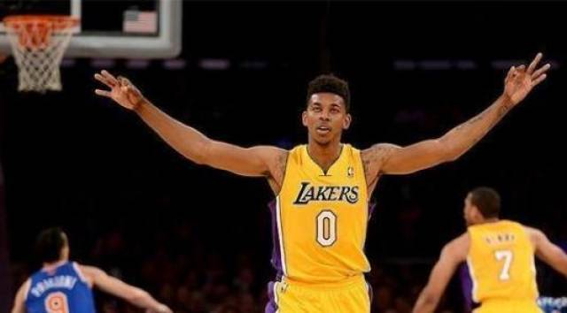 对身材的批评？马塞洛：我一直是这样的体型，还赢得了冠军（回应身材质疑，马塞洛：我一直这身材，也照样夺冠）