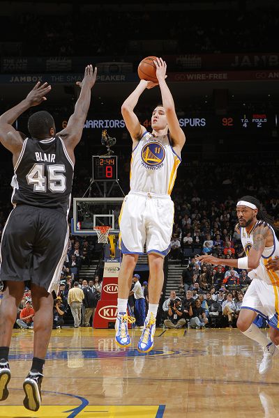 图片报：米兰对金玟哉感兴趣，在今夏就曾观察过他（米兰有意引进金玟哉，今夏已对其考察）