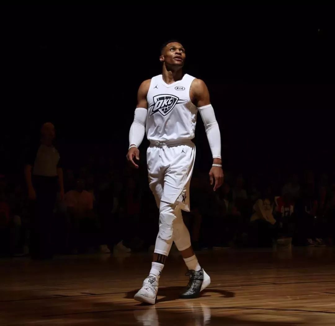 萨拉赫：我不是球队问题所在，不认为自己会再和斯洛特沟通（萨拉赫：球队问题不在我，不太可能再与斯洛特沟通）