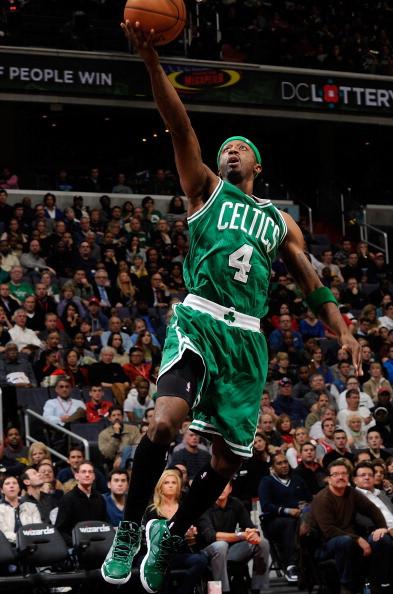 亚特兰大2-1逆转切尔西，德凯特拉雷传射，斯卡马卡建功（亚特兰大2-1翻盘切尔西：德凯特拉雷一传一射，斯卡马卡破门）