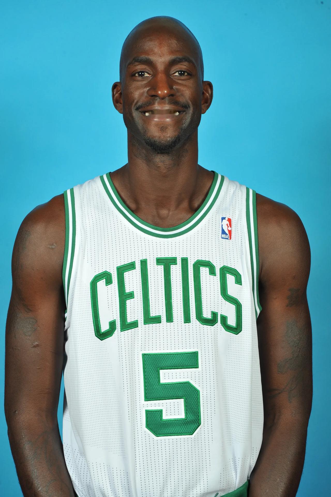 梅西季后赛数据：6场6球7助攻，率迈阿密首夺总冠军（梅西季后赛狂飙：6战6球7助，带领迈阿密首次加冕总冠军）